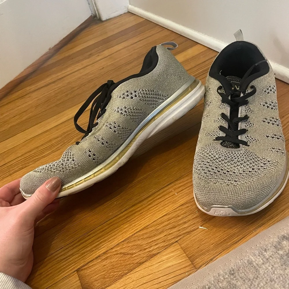 APL TechLoom Pro Low Top Women’s Sneakers, Gold/Silver/Black, size 9